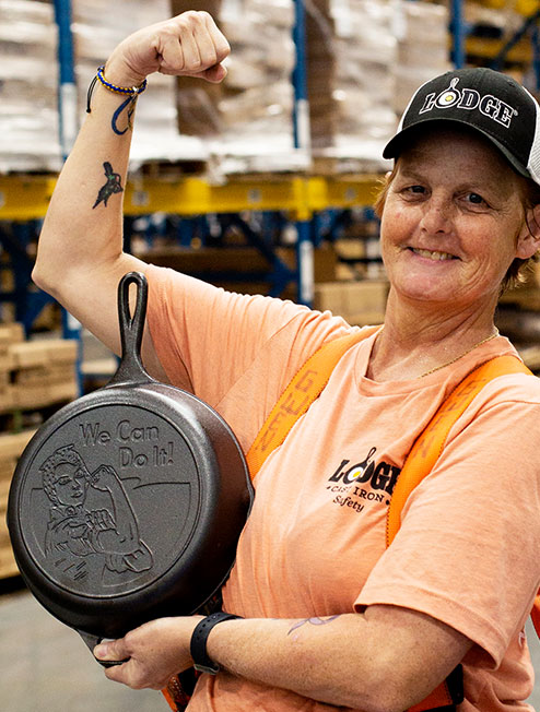 We Can Do It 10.25 Inch Cast Iron Rosie the Riveter Skillet | Lodge Cast  Iron