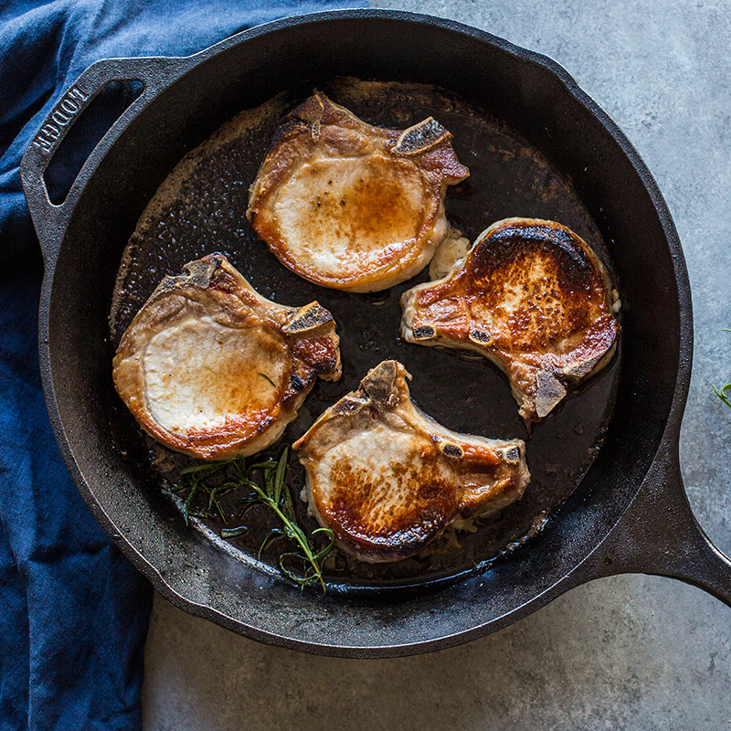 Lodge L6SK3 9 Pre-Seasoned Cast Iron Skillet