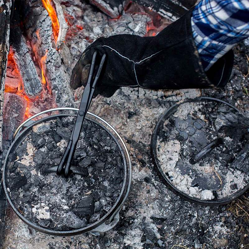 lodge dutch oven gloves