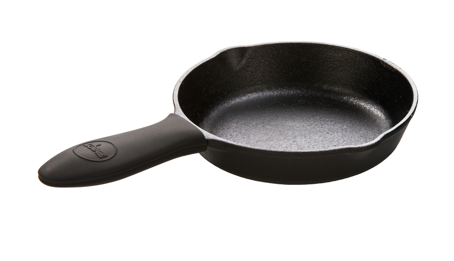 Upgrade Your Cooking With This Silicone Hot Skillet Handle Cover
