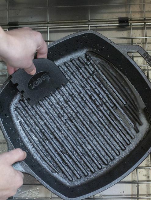 Grill Pan Scrapers | Lodge Cast Iron